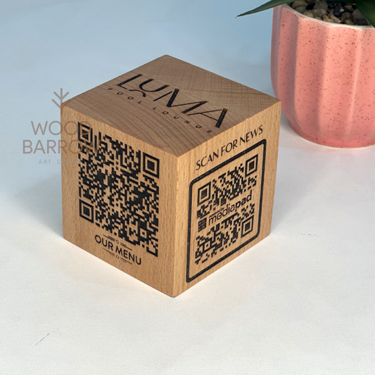 Qr code and Logo Box